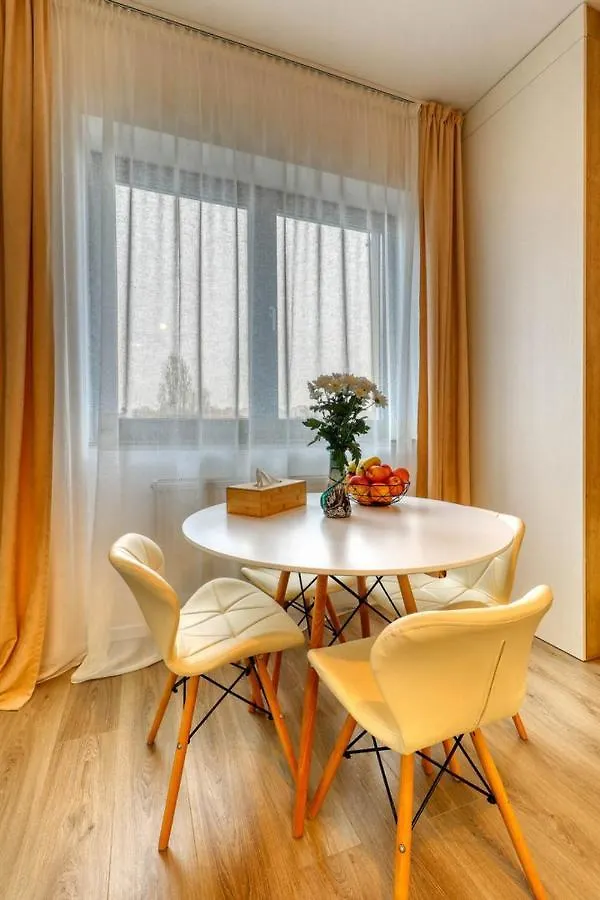 Inspiration Station - My Joyful, Cosy&Inviting Apt - Smart Thermostat - Private Parking - Ior Park - Long Term Price Cuts Bucareste 0*,  Roménia